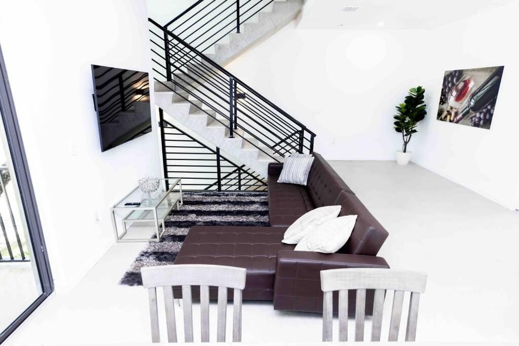 Huge 4 Bedroom Townhouse W/ Private Rooftop & Bbq ไมอามี ภายนอก รูปภาพ