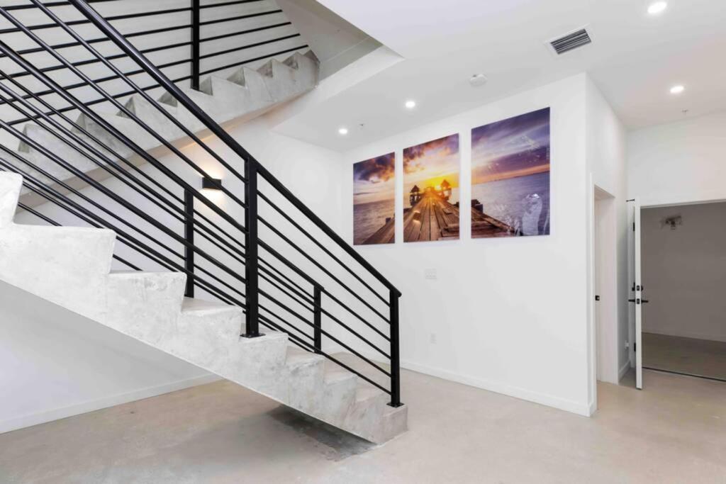 Huge 4 Bedroom Townhouse W/ Private Rooftop & Bbq ไมอามี ภายนอก รูปภาพ